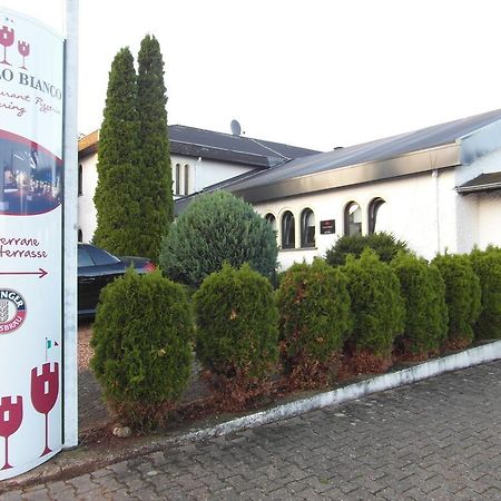 Hotel Castello Bianco Wadern Exterior foto